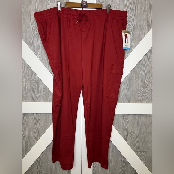 276. NWT Mondetta Ladies' Straight Leg Cargo Pant, Tibetan Red 3X Plus - Picture 2 of 5